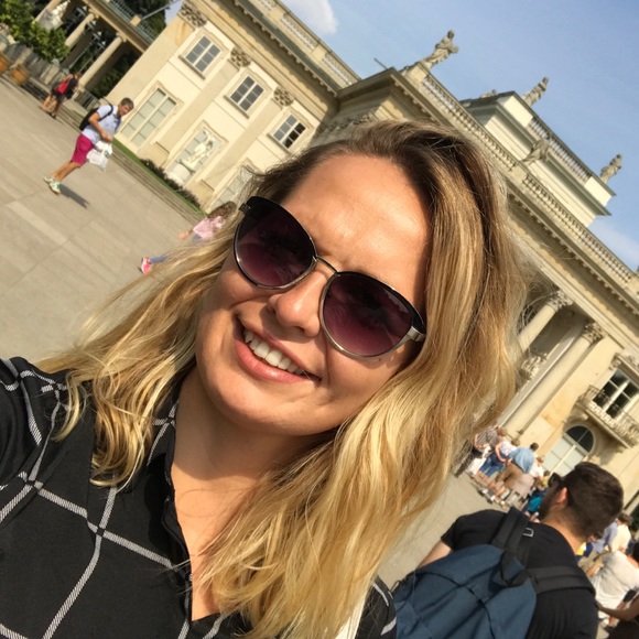 Meet your Posher, Marta - Picture 1 of 1